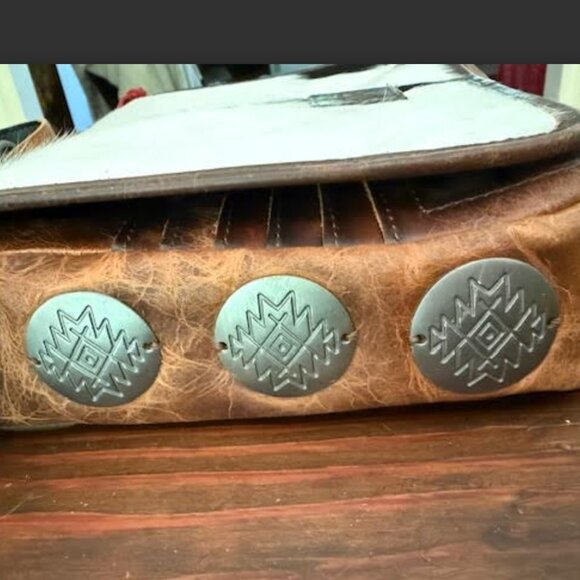 STS Ranchwear NEW Vaquero Cowhide Della Crossbody Bag Purse Western Leather - Picture 2 of 7